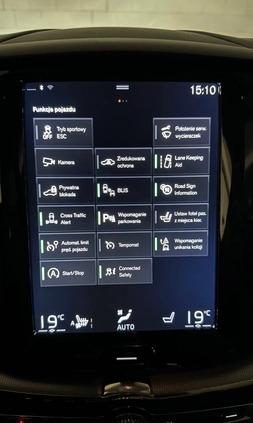 Volvo XC 60 cena 129000 przebieg: 107000, rok produkcji 2017 z Wrocław małe 301